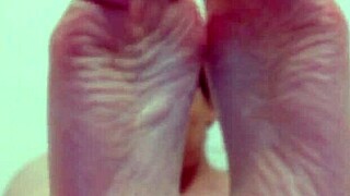 Worship Emme White's Feet and Pink Pussy Now!