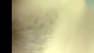 闺蜜狗狗式操到射精 😈