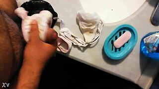 I got my sister-in-law's used panties, they're so hot!