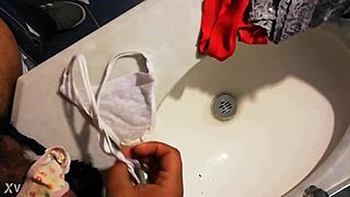 I got my sister-in-law's used panties, they're so hot!