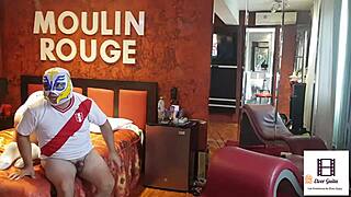 Peruvian couple in team jersey plays a wild game at hotel