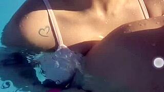 una tarde de películas... termina en anal?