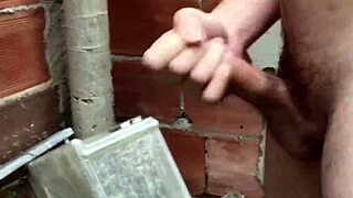 the amateur bricklayer gets caught cumming on the construction site with young gay guys