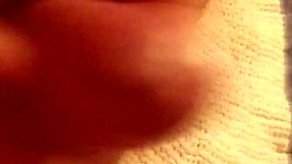 饥渴独撸双性恋幻想