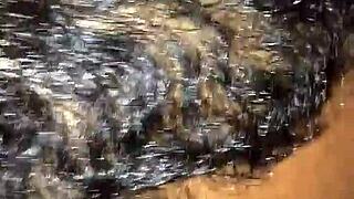 Eating her pussy makes it shake 😍