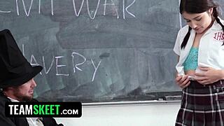 高中少女18+被操并射精