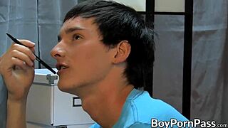 Hot Gay Guy Fucks Twink's Asshole to Cumshot