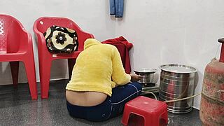 I invited my stepsister to watch a movie and fucked her hard 😏