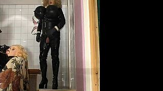 In this retro blue film, Roxina interacts with her turbo doll in a toilet setting, captured in XXL WMV format for detailed viewing.