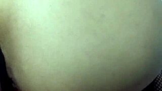 Couple pleases cuckold husband in homemade doggystyle