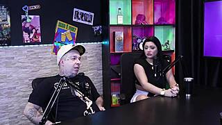 o pau não pode ser pequeno mas a preferência dela é bruna carlos e matheus caetano