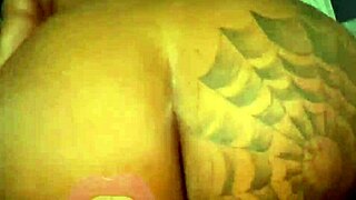 sexy big booty friend chats with best friend at home