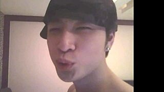 Korean teen Avi, I’m totally into ya!