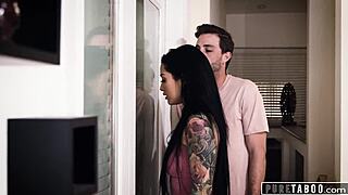 Yo, Jenna Foxx joins roommates for a wild threesome!