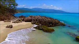 I's watchin' this brunette babe's big ass gettin' assfucked on webcam