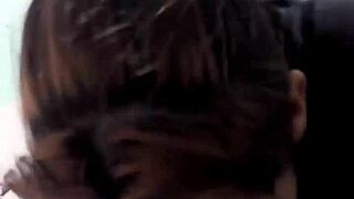 recien mudados, esta pareja argentina me chupa toda la verga con estilo fiestero