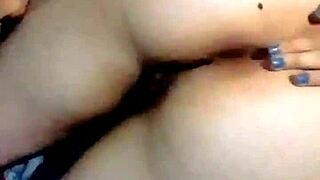 i see maría fingering her pussy like crazy