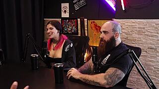 I feel so aroused watching queen and iron in crossdressing oral and assfucking action