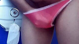 I masturbate with my cousin's thong