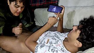 playing free fire with my dua who sucks my dick to make me lose the game