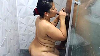 Tomo Una Ducha Con Esta Sexy Madura Tiene Un Gran Trasero Que Me Pone Cachondo Pt2 Me Encanta Como Chupa