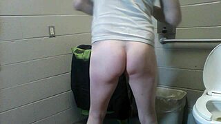 Anal rub turns into intense assfucking 😈