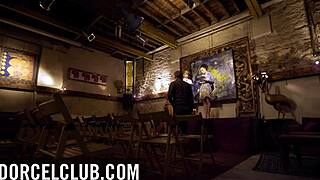 Mina Sauvages 第一次肛交场景，大奶弯腰