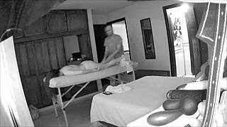 I had a relaxing session with the latina masseuse in a private room