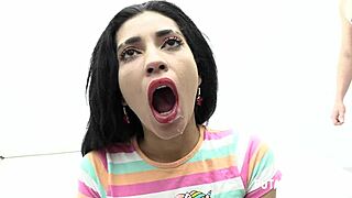 brasileña drowned in bukkake cum! 😲