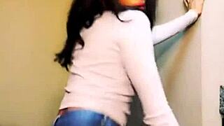 ebony girl dances in short shorts