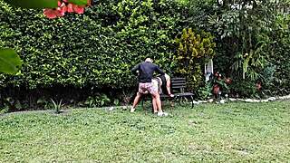 Fucking this hot mature in the garden 😏