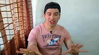 I met the straight carpenter and he ended up fucking my ass with his 23cm cock in my room story