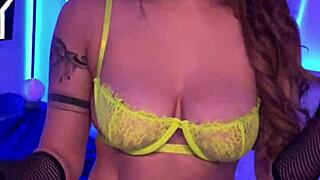 Tattooed woman has a quick encounter behind the scenes