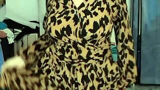 Mariaold shakes her big boobs while jumping