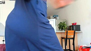 Big Natural EBONY ASS Shaking Hard