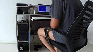 Horny milf stepmom makes my day perfect with her old pussy, pov style.