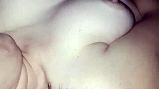 meus seios cheios de tesão para trepar com meu marido gostoso