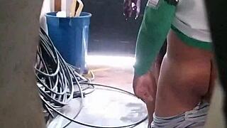 Wife Seduces Delivery Man In Underwear, Husband Spies And Records