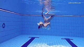 elena proklova teases, wanna see how sexy i get solo in the pool?