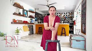 美女吸大假屌足交乳交口爆31