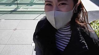 Asuka，日本妻子，在第一部分用力骑