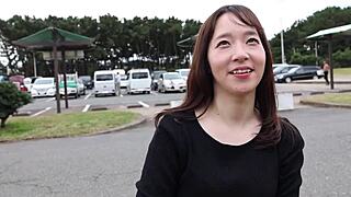 why is this unsatisfied wife squirting while sucking cock in the bath?