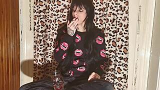 Goth girl asks, 'want backstage kinky fun after smoking?'