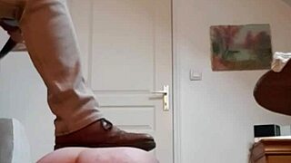 Check out this bdsm seance with spanking and cum 😏