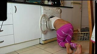 oh no im stuck in washing machine with latina teen ass