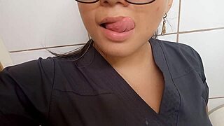 Japanese Doctor Masturbates Vagina to Seduce Her Horny Boss