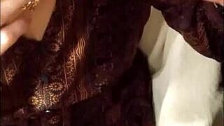 sucking cock while on phone to mummy, feeling so naughty 😏📞