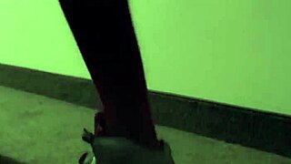 is daem girl's huge ass twerking sexy in this video?