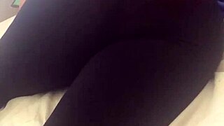 Check Out This Pawg Jiggling in Leggings