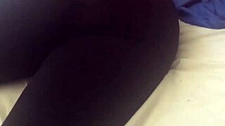 Check Out This Pawg Jiggling in Leggings